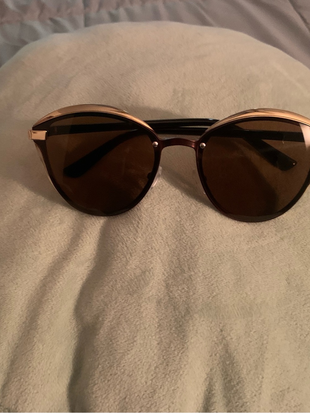 Stylish Women’s Sunglasses - Brown Lenses with gold accents